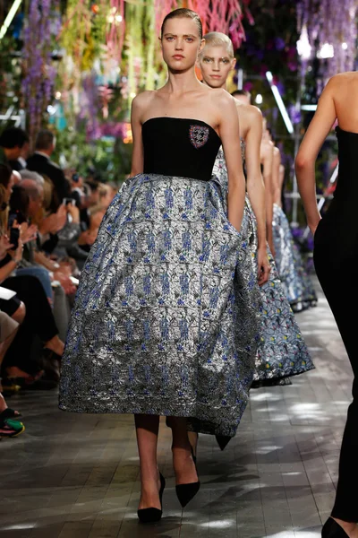 Look 52